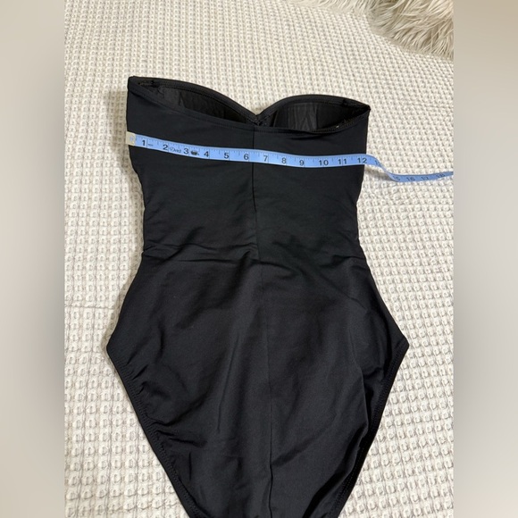 La Blanca Elegant Black Strapless Swimsuit - Picture 10 of 13